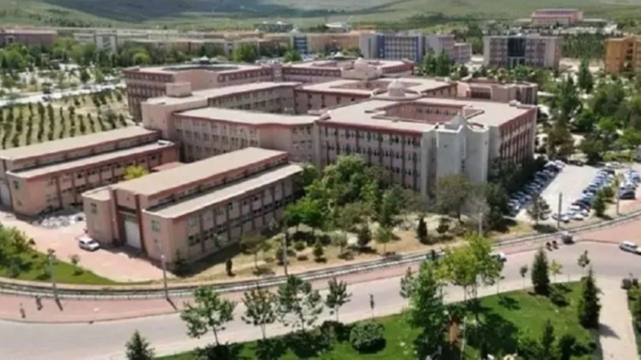 Selçuk Üniversitesi, ‘Mutluluğun formülünü bulan’ profesör arıyor